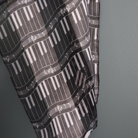 Lightweight Musical Piano Scarf - Picture 5 of 9